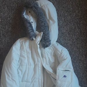 Aeropostale white puffer jacket in new condition
